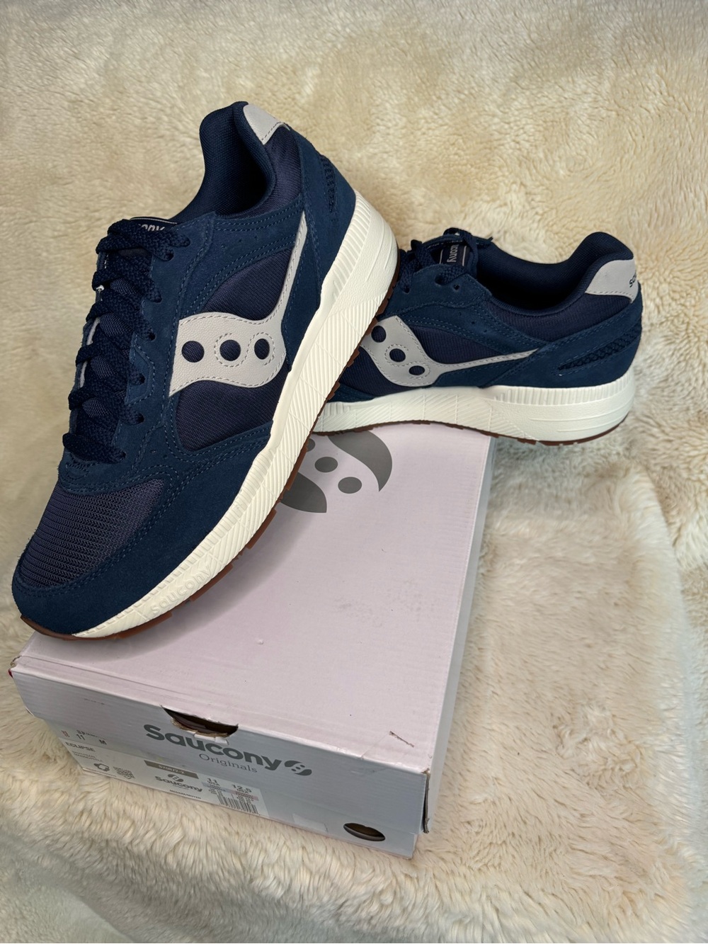 New with box - Saucony men’s size 11-  navy and light gray casual trainers